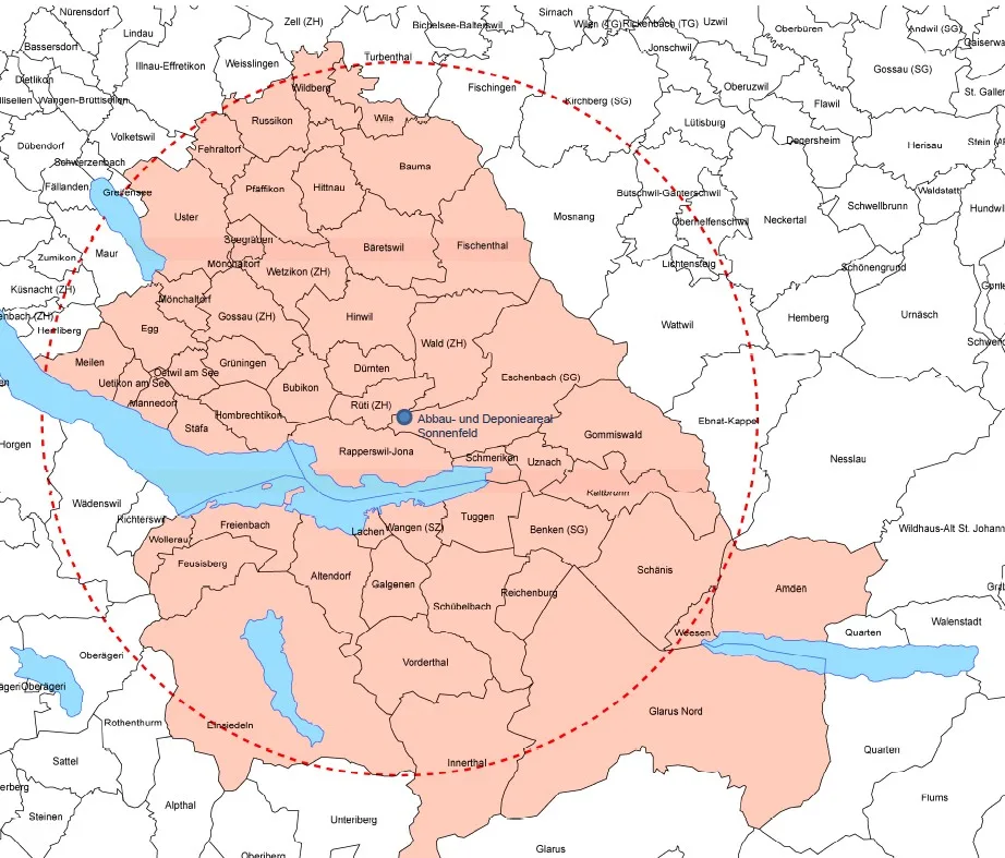 Das Einzugsgebiet für die Materialanlieferung (rot markiert) in die Deponie Sonnenfeld bei Ermenswil (blauer Punkt) ist weiträumig.